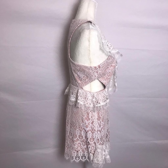 🌿Final Price! NWT {Rare} ALEXIS Ivory Lace Romper - Picture 5 of 6